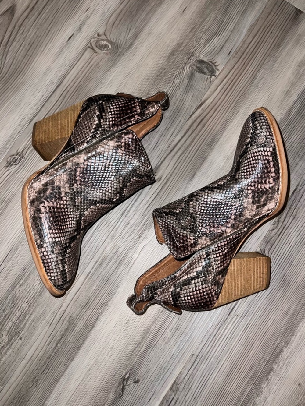 Jeffrey Campbell Snake Print Ankle Boots Booties Womens Heels Pull On Size 7.5
